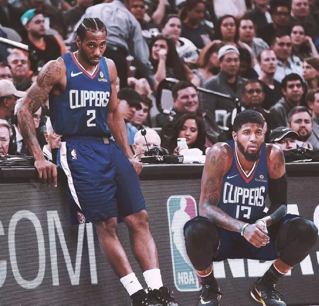 广东男篮防守稳固战胜上海（铁血防守助广东男篮力克上海）