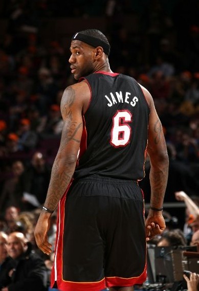 瓜迪奥拉痛陈罗德里缺席之苦：曼城防守危机能否挺过寒冬？（罗德里缺席成瓜帅之痛，曼城防线危机能撑过这个寒冬吗？）