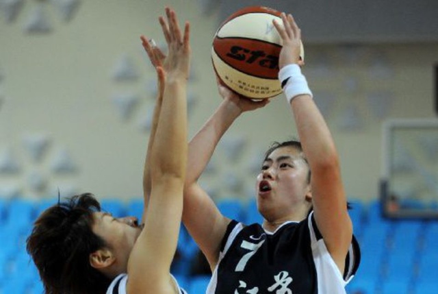 这次封盖把气氛拉到最高潮（这记封盖将现场推向巅峰）