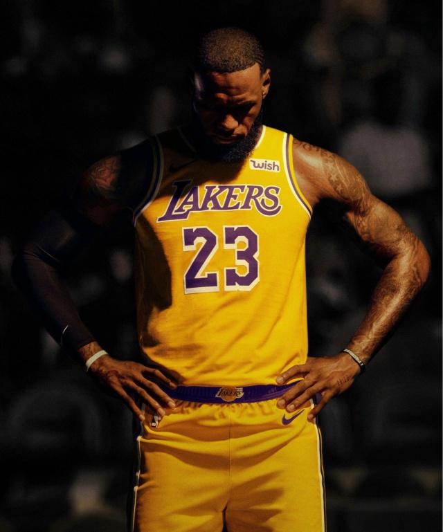 赫拉德-马丁：我知道随时可能轮到我踢中卫，今天再合适不过（赫拉德-马丁：随时待命踢中卫，今天正当其时）